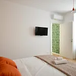 Cozy Center Apartment